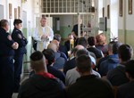 Mons. Mrzljak posjetio Zatvor u Varaždinu i predvodio Službu riječi