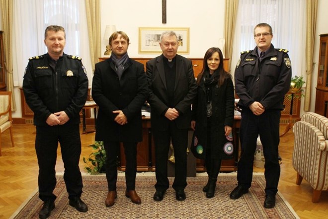Biskup Mrzljak susreo se s predstavnicima Policijske uprave varaždinske