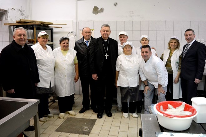 Biskup Mrzljak posjetio Caritasovu pučku kuhinju u Varaždinu