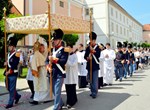 U Varaždinu Tijelovo proslavljeno svečanom misom i procesijom ulicama grada