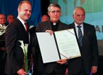 Mons. Leonard Markač primio nagradu za životno djelo Grada Koprivnice