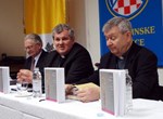 Predstavljena knjiga “Biskup na prvoj crti“ mons. Vlade Košića