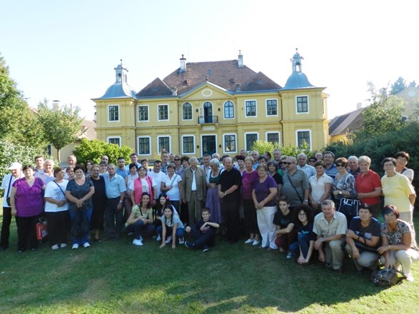 Skupina župljana iz Draškovca posjetila grofa Althana, potomka graditelja svoje župne crkve