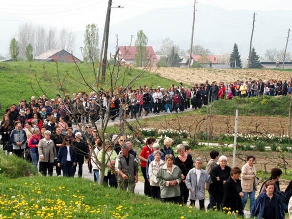 Pobožnost križnog puta po župi Ivanec