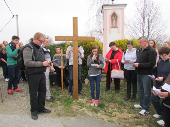 Po župi Sveti Juraj na Bregu održan cjelodnevni križni put