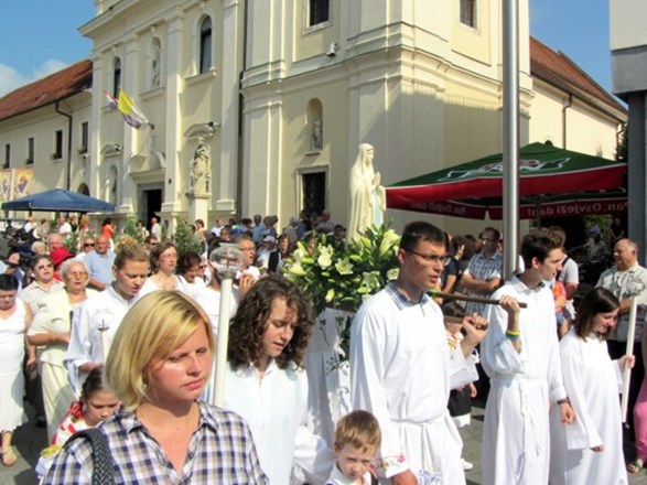 Tisuće hodočasnika u Čakovcu na Porcijunkulskom proštenju