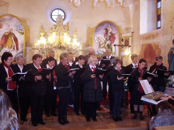 Uskrsni koncert voćanskih zborova