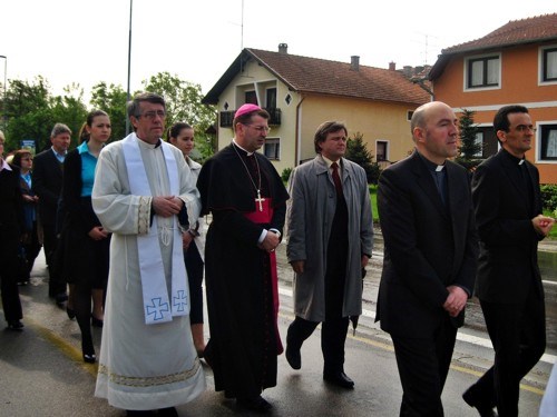 Biskup Šaško predvodio zavjetnu procesiju grada Koprivnice